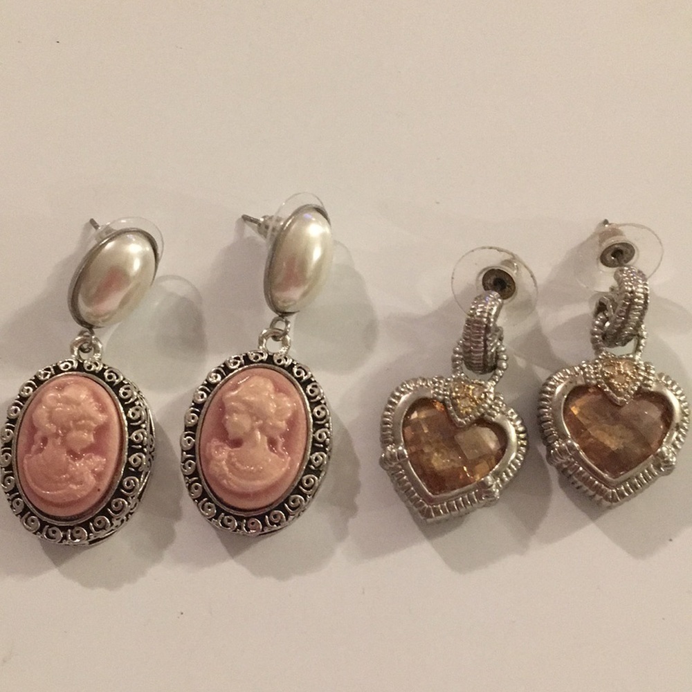 Dangle earrings (N)